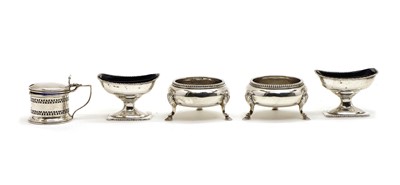 Lot 17 - A pair of Victorian silver cauldron salts