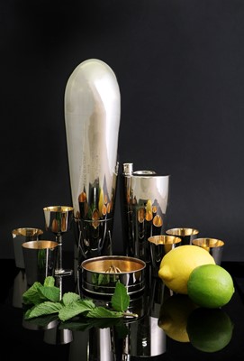 Lot 252 - A silver-plated 'Rocket' cocktail shaker