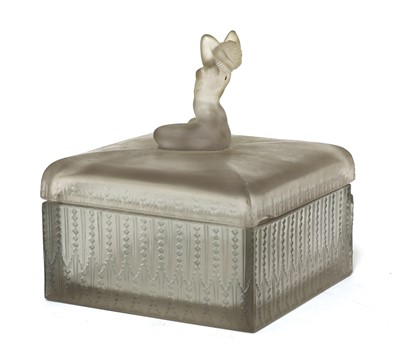 Lot 297 - A glass 'Sultane' box and cover by René Lalique