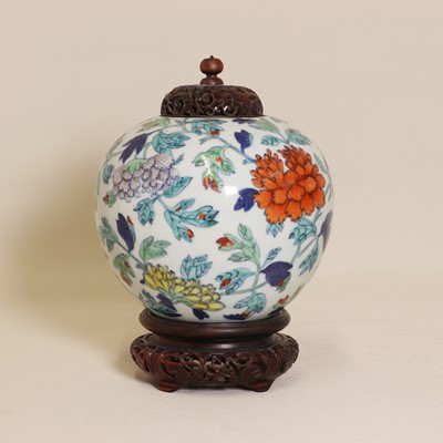 Lot 39 - A Chinese doucai jar