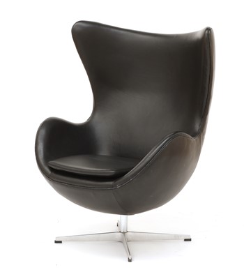 Lot 525 - An egg chair
