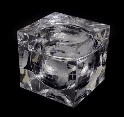 Lot 534 - A Lucite 'globe' ice bucket