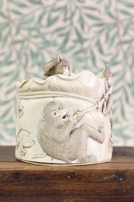 Lot 436 - An ivory box and cover