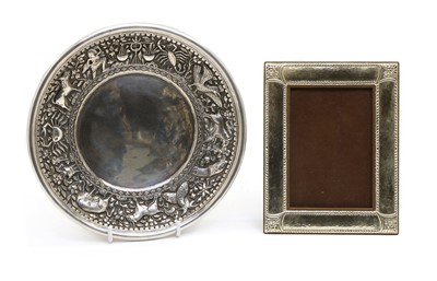 Lot 16 - A shallow silver dish