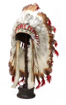 Lot 102 - A NATIVE AMERICAN HEADDRESS
