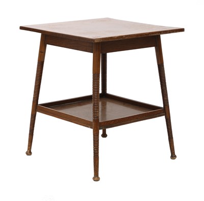 Lot 131 - An oak occasional table