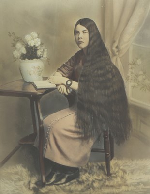 Lot 5 - VERY LONG HAIR