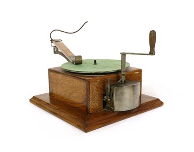 Lot 15 - G&T - New Style No 3 Gramophone