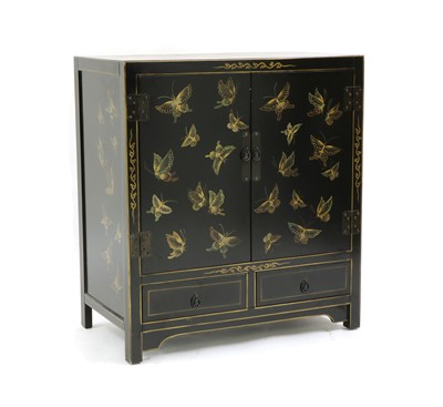 Lot 327 - A modern lacquered cabinet chest