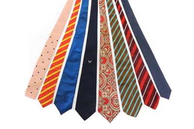 Lot 123 - A collection of eight ties