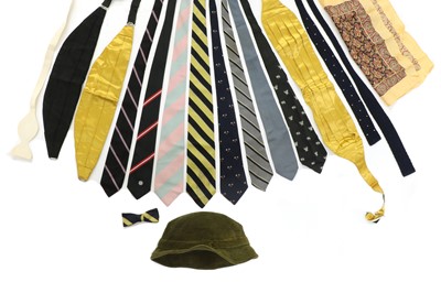 Lot 129 - Ten ties