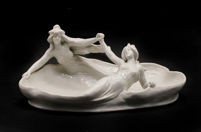 Lot 71 - An Art Nouveau porcelain dish