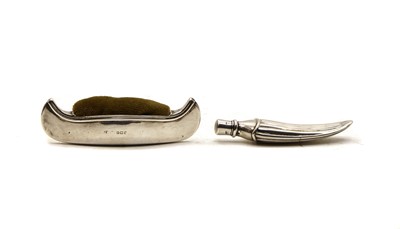 Lot 7 - A Sampson Morden scent bottle