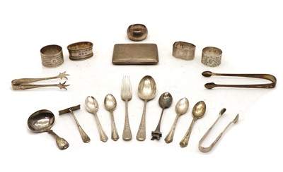 Lot 15 - A quantity of silver items