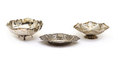 Lot 75 - A silver sweetmeat dish