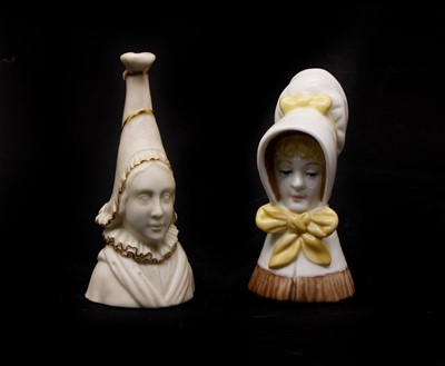 Lot 98 - A Grainger Worcester porcelain candle snuffer