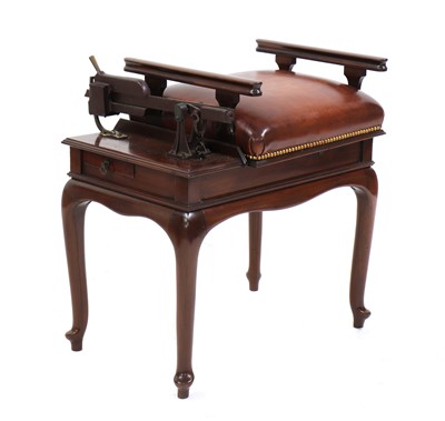 Lot 331 - JOCKEY SCALES