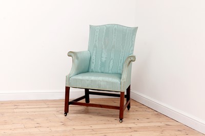 Lot 105 - A George III mahogany-framed library chair