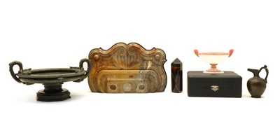 Lot 276 - A Grand Tour serpentine marble tazza