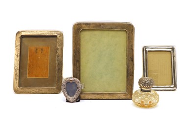 Lot 61 - A collection of silver items