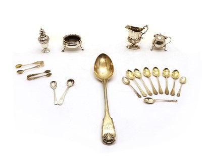 Lot 36 - An assorted collection of silver