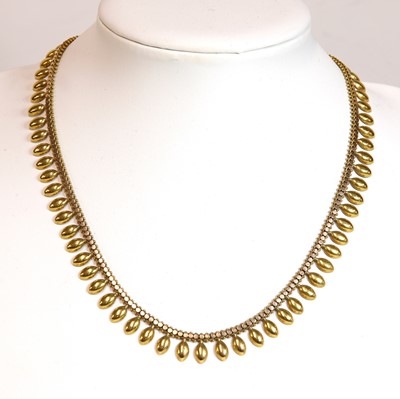 Lot 39 - A Victorian gold fringe necklace