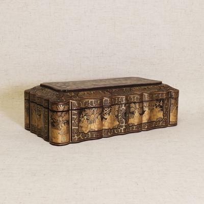 Lot 288 - A Chinese export gilt-lacquered glove box