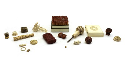 Lot 183 - A Chinese ivory box