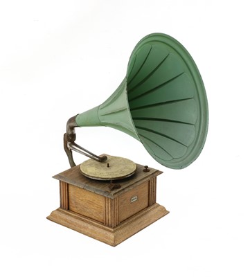 Lot 17 - Regal Gramophone