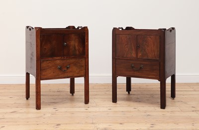 Lot 660 - A near pair of George III mahogany tray-top commodes