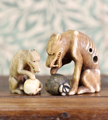 Lot 415 - An ivory netsuke