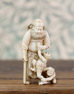 Lot 400 - An ivory netsuke