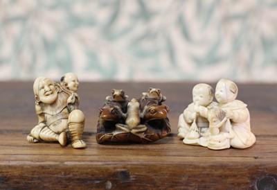 Lot 401 - An ivory netsuke