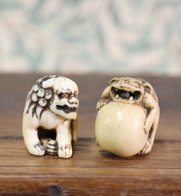 Lot 411 - An ivory netsuke