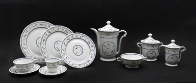 Lot 92 - A Bernardaud Limoges 'Artois Bleu' pattern tea, coffee and dinner service for twelve settings