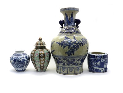 Lot 111 - A large Chinese blue and white vase