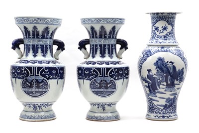Lot 95 - A pair of Chinese blue and white vases