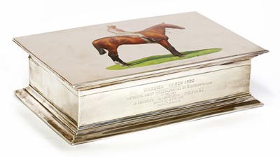 Lot 112 - An Edwardian silver cigarette box