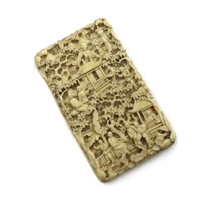 Lot 122 - A Chinese carved ivory card case