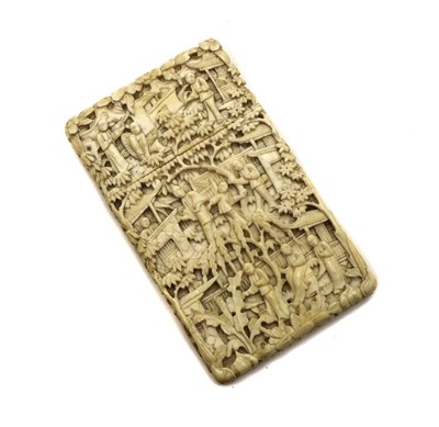 Lot 123 - A Chinese carved ivory card case