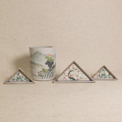 Lot 320 - A Chinese qianjiang enamelled brush pot