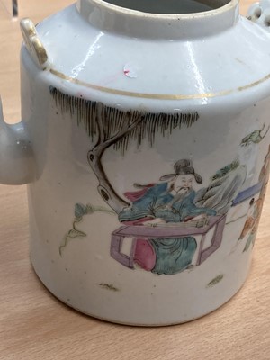 Lot 156 - A collection of Chinese famille rose