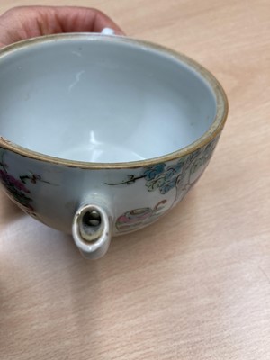 Lot 156 - A collection of Chinese famille rose
