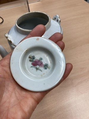 Lot 156 - A collection of Chinese famille rose