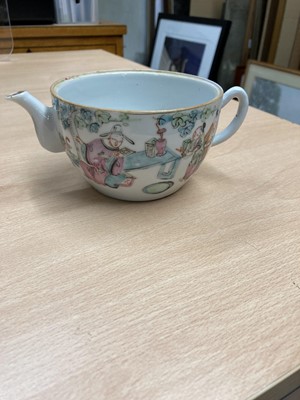 Lot 156 - A collection of Chinese famille rose