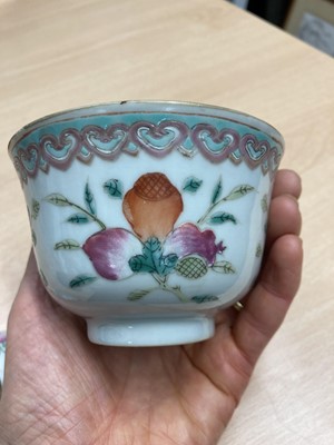Lot 156 - A collection of Chinese famille rose