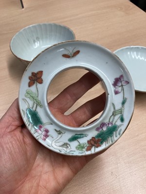 Lot 156 - A collection of Chinese famille rose