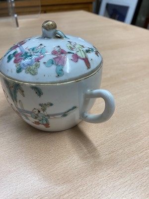 Lot 156 - A collection of Chinese famille rose