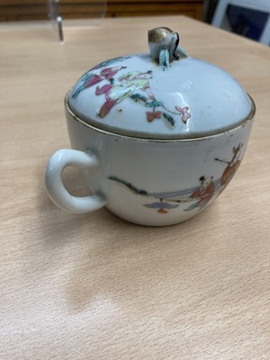 Lot 156 - A collection of Chinese famille rose
