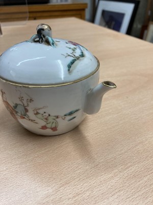 Lot 156 - A collection of Chinese famille rose
